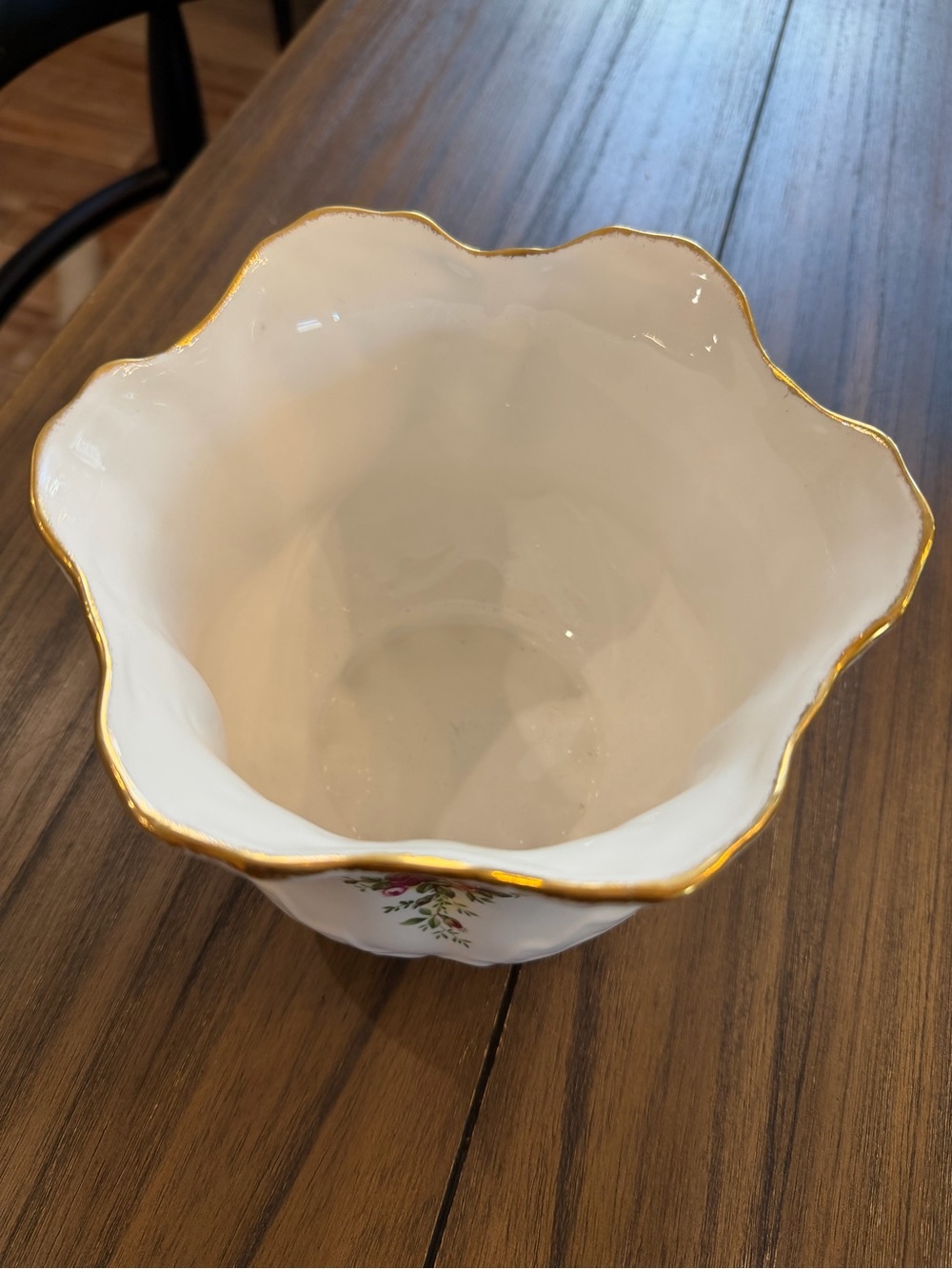 Royal Albert Old Country Roses Medium Cachepot with Gold Rim - Picture 4 of 6